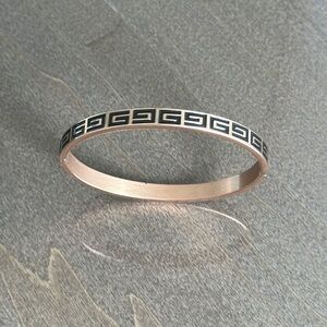 Pale rose gold bracelet